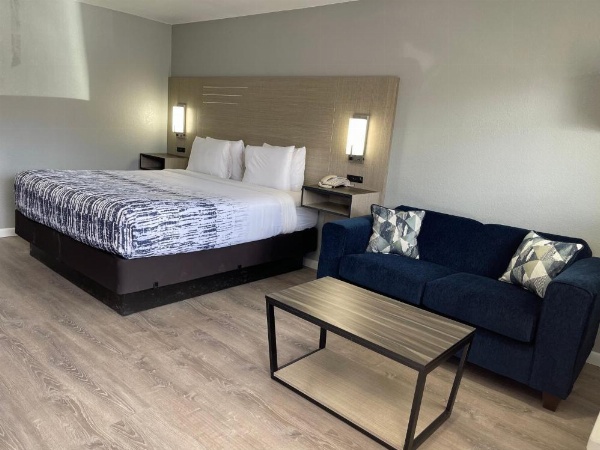 Copper Manor Motel image 11