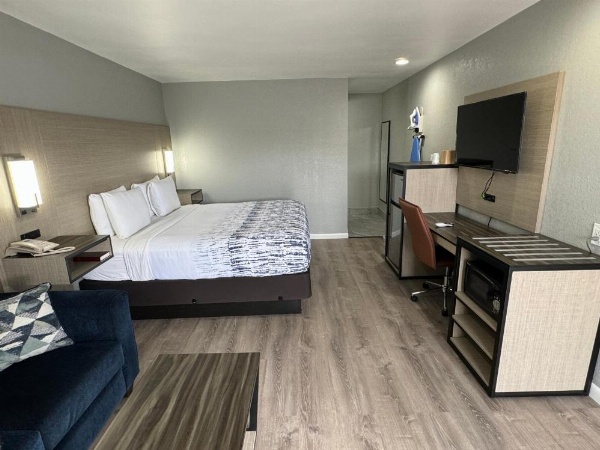 Copper Manor Motel image 12