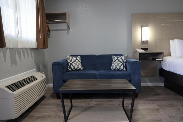 Copper Manor Motel image 23