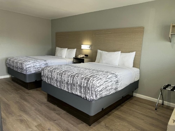 Copper Manor Motel image 24