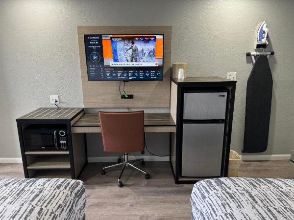 Copper Manor Motel image 27