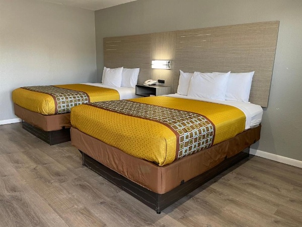 Copper Manor Motel image 33