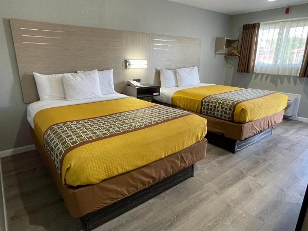 Copper Manor Motel image 35